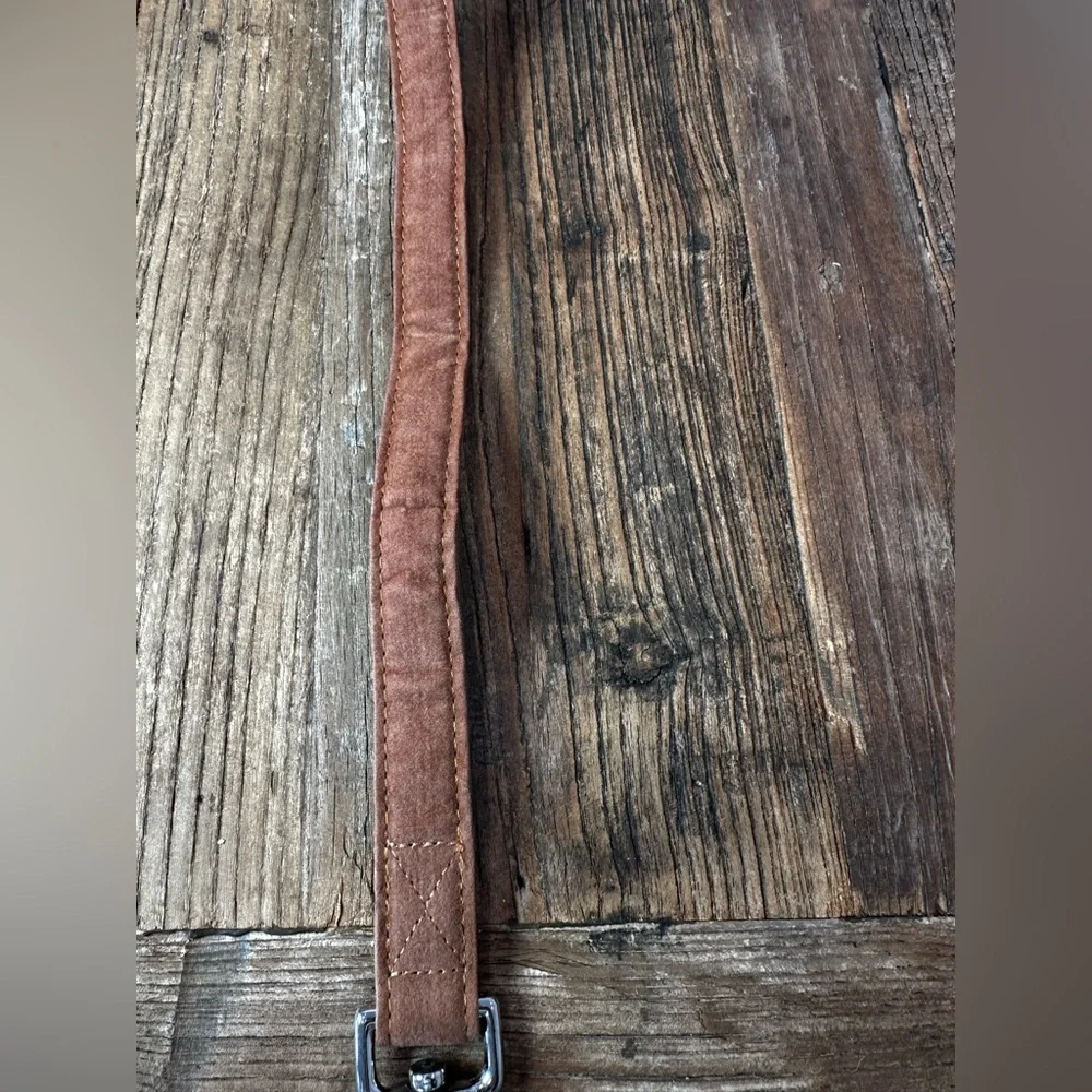 Premium Tan Dog leashes with Soft White Lining